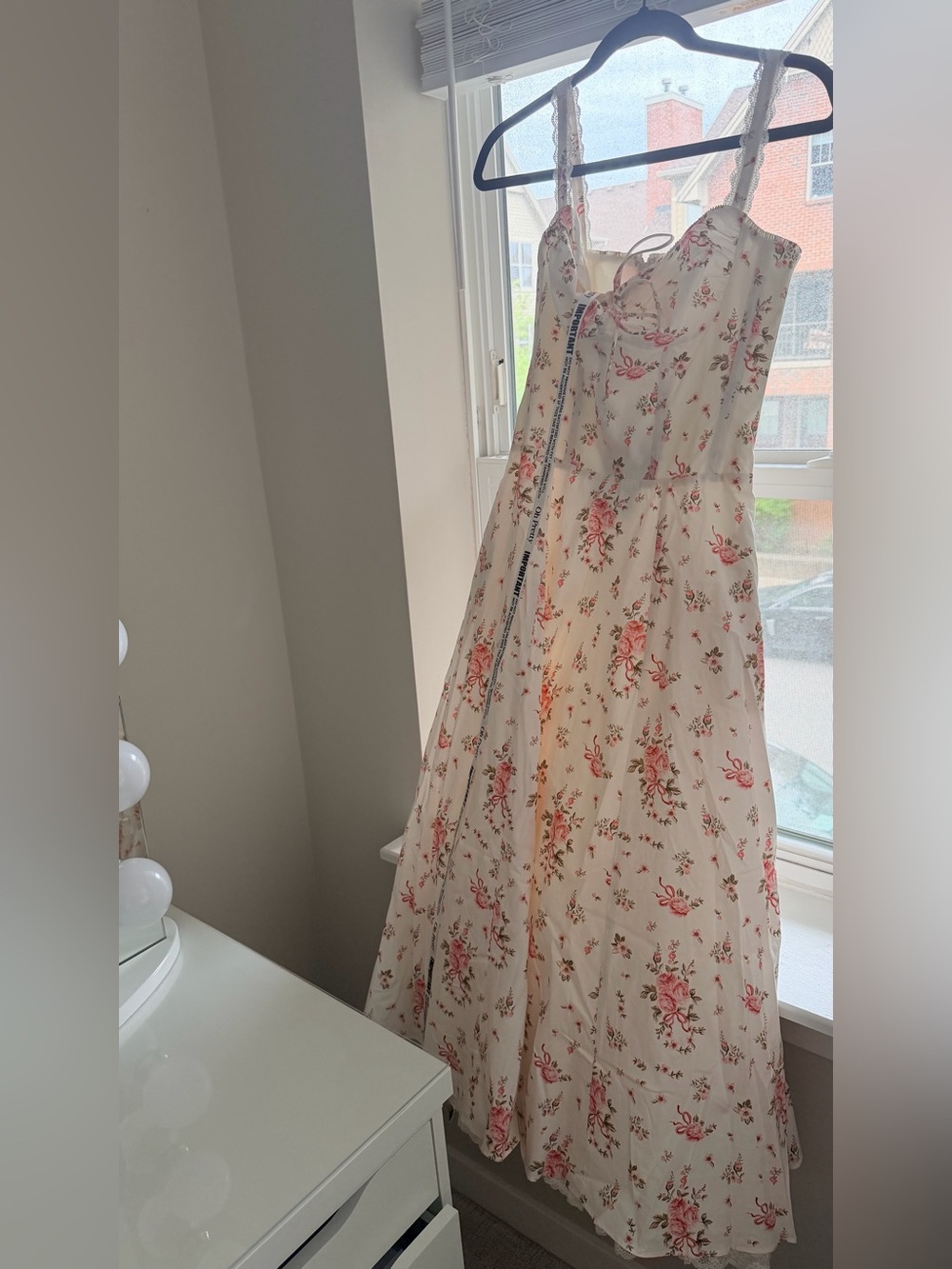 Celenia White Floral Corset Midi Dress NWT – Size S – Oh Pretty New York - Picture 5 of 6